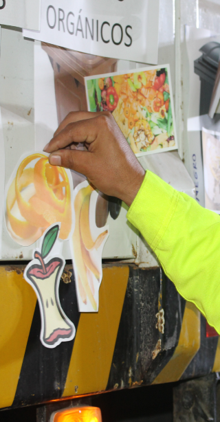 ¡RECICLA Y CUIDA EL PLANETA!